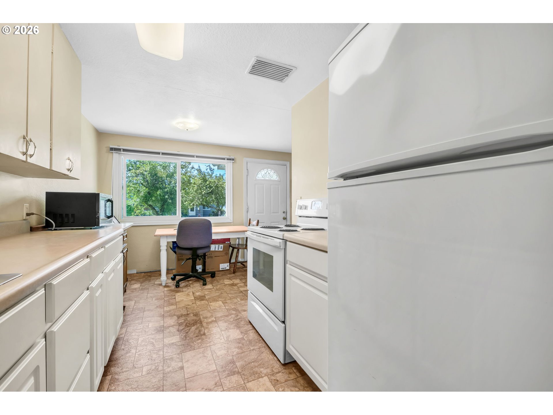 1182 F Street Springfield, OR 97477 - Photo 13 of 26