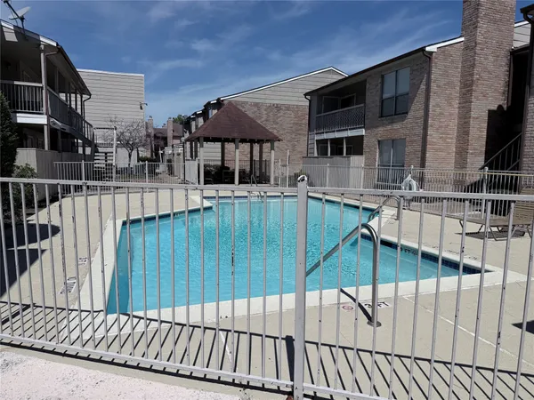 $1,000 | 2110 Wilcrest Drive, Unit 128, Houston, TX 77077