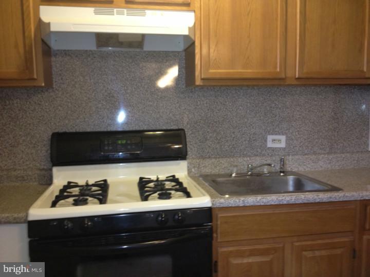 6954 Aberdeen Road Upper Darby, PA 19082 - Photo 7 of 12