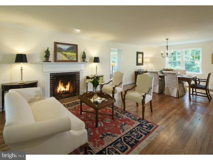 538 Mount View Road Berwyn, PA 19312 - Photo 3 of 16 Living Room