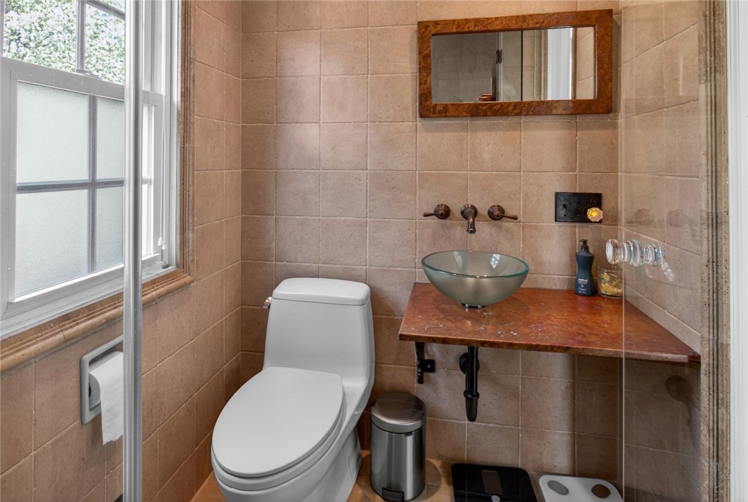 670 Claybourne Road Brighton, NY 14618 - Photo 28 of 42 Main bath, 2nd floor