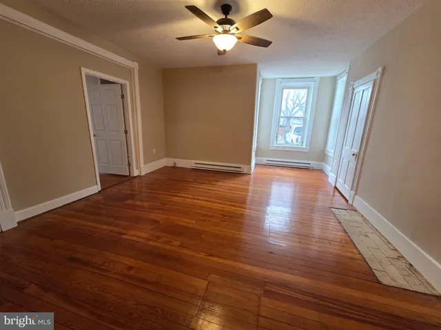 $1,300 | 371 1/2 National Avenue, Winchester, VA 22601