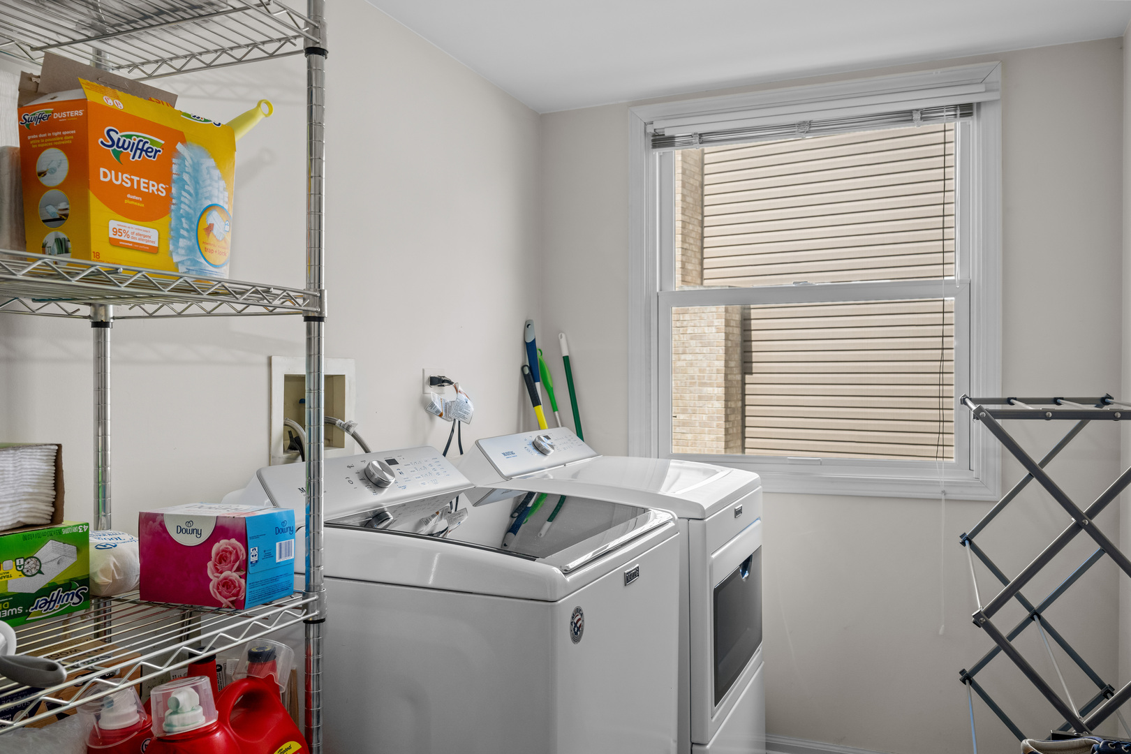 1631 Terri Circle Naperville, IL 60563 - Photo 15 of 39 a utility room with dryer and washer