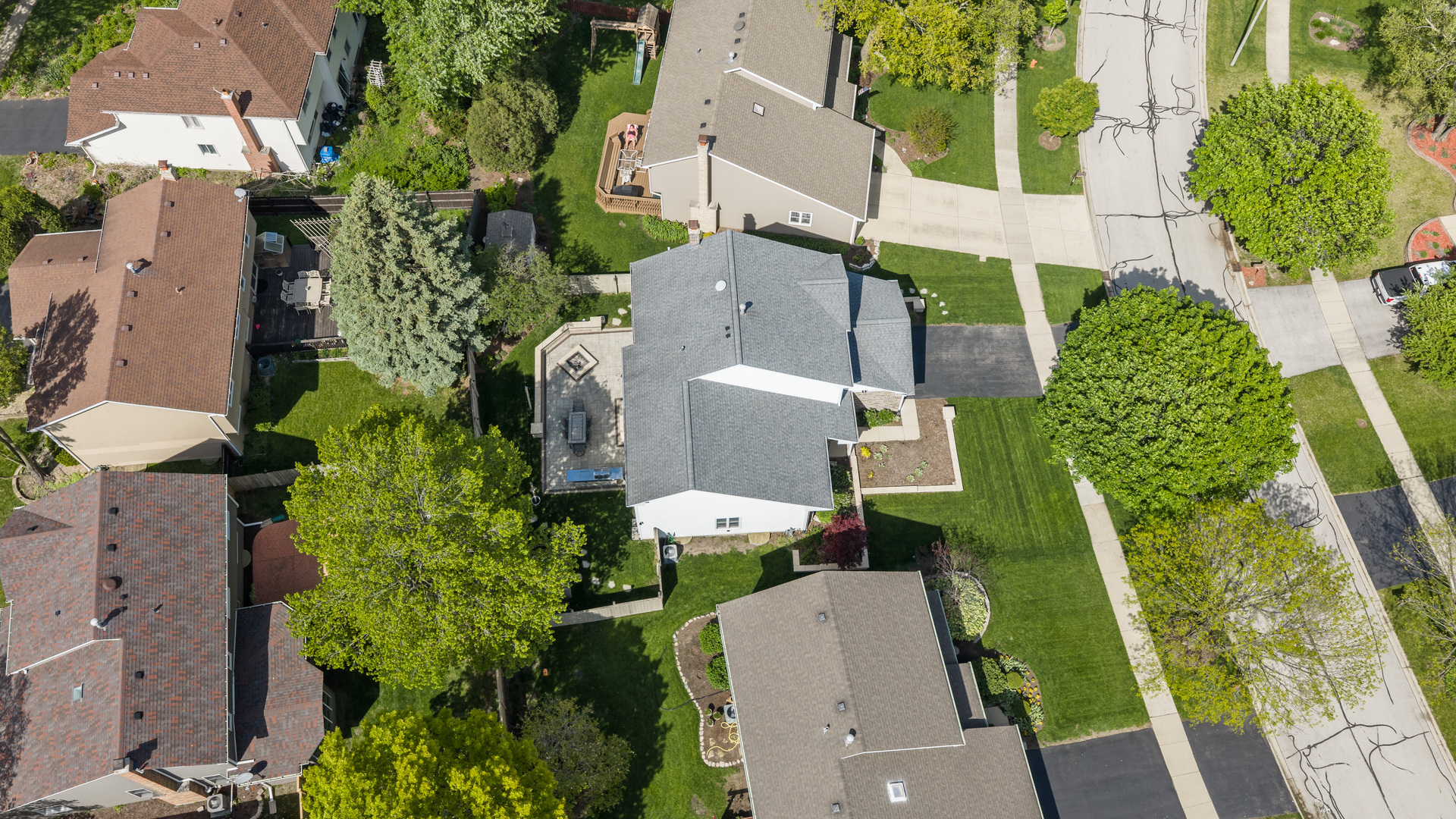 1631 Terri Circle Naperville, IL 60563 - Photo 34 of 39 an aerial view of multiple houses with yard