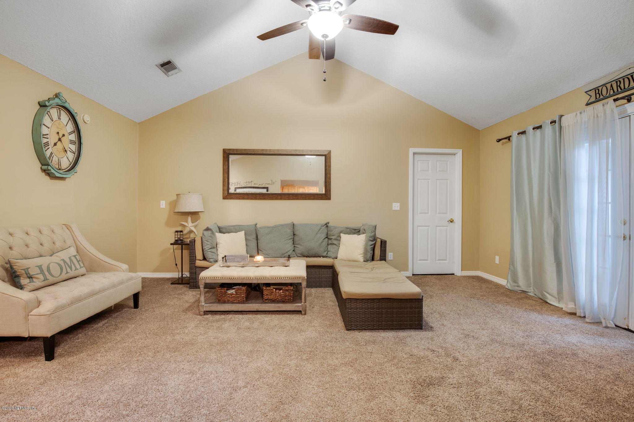 5176 Country Estates Road Middleburg, FL 32068 - Photo 5 of 24 Living Room