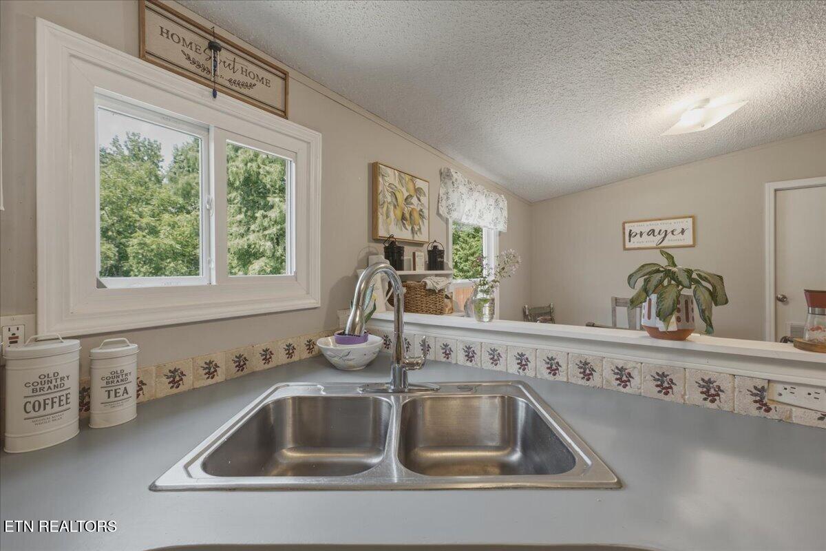 1814 Big Gully Road Maryville, TN 37801 - Photo 16 of 43 16-Kitchen
