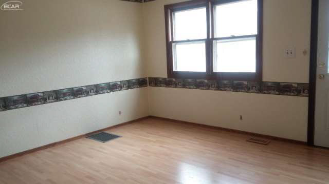 15600 Falk Road Holly, MI 48442 - Photo 11 of 26 21136404-10.JPG