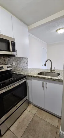 $2,400 | 8145 Northwest 7th Street, Unit 114, Miami, FL 33126
