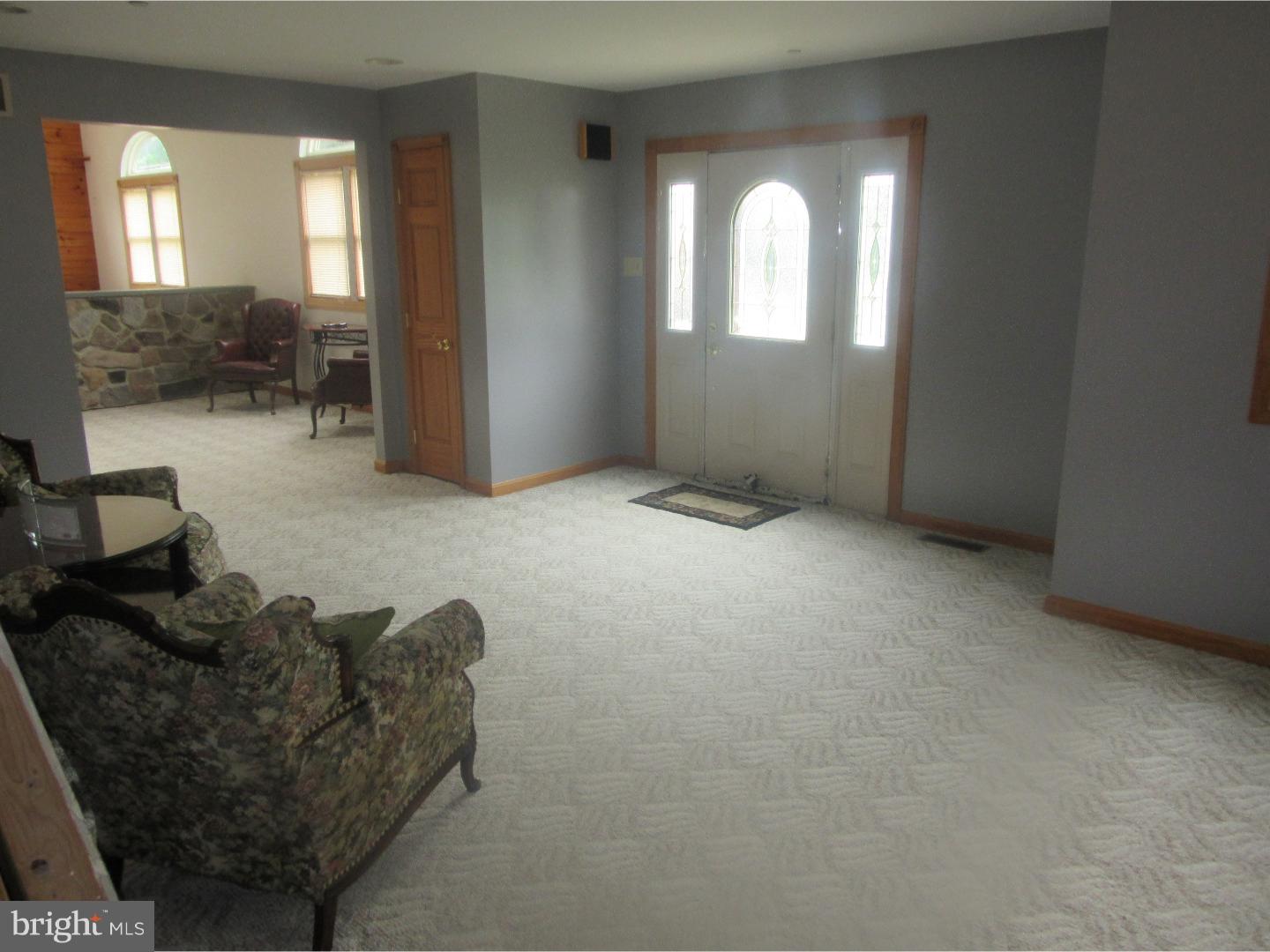 449 East Springfield Road Springfield, PA 19064 - Photo 10 of 21 Living Room