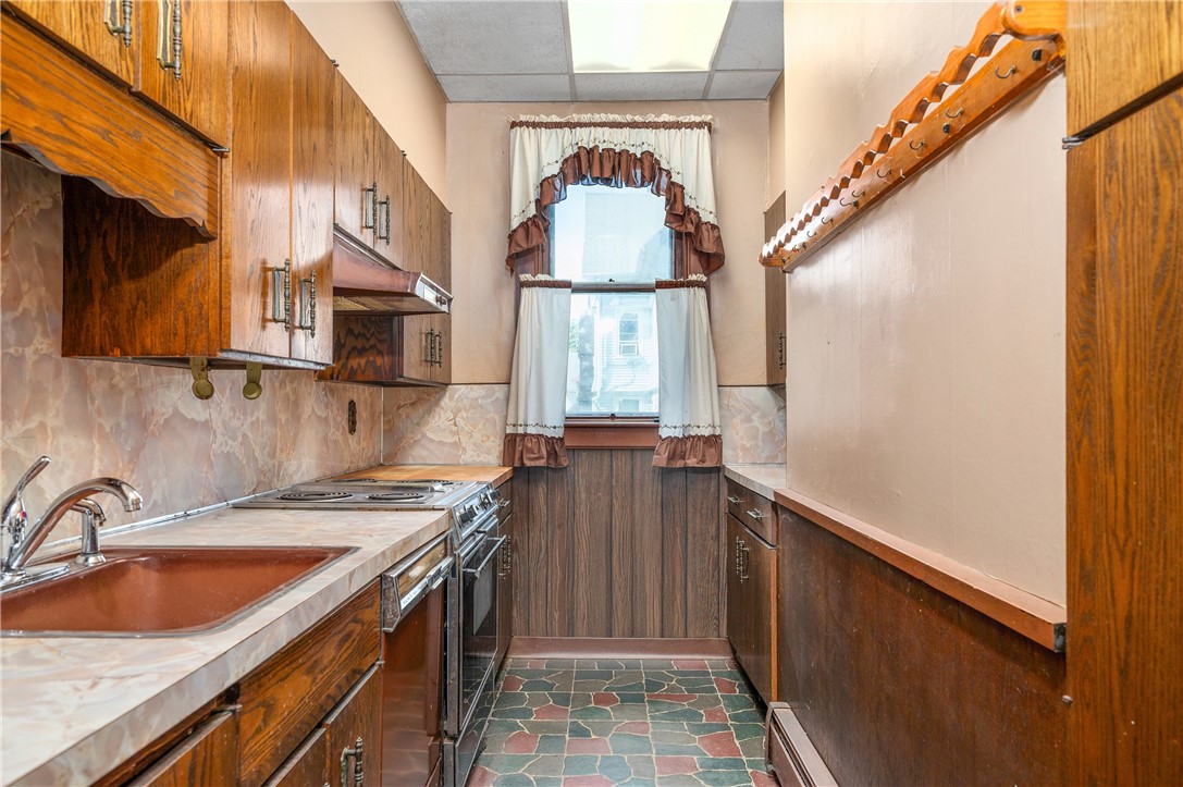 74 Highland Street Woonsocket, RI 02895 - Photo 13 of 44