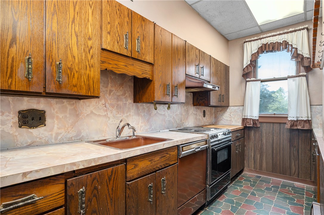 74 Highland Street Woonsocket, RI 02895 - Photo 14 of 44