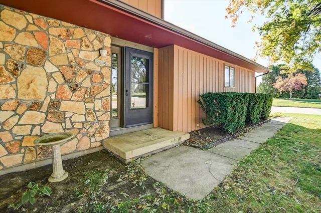 $324,900 | 2640 Osmundsen Road, Fitchburg, WI 53711