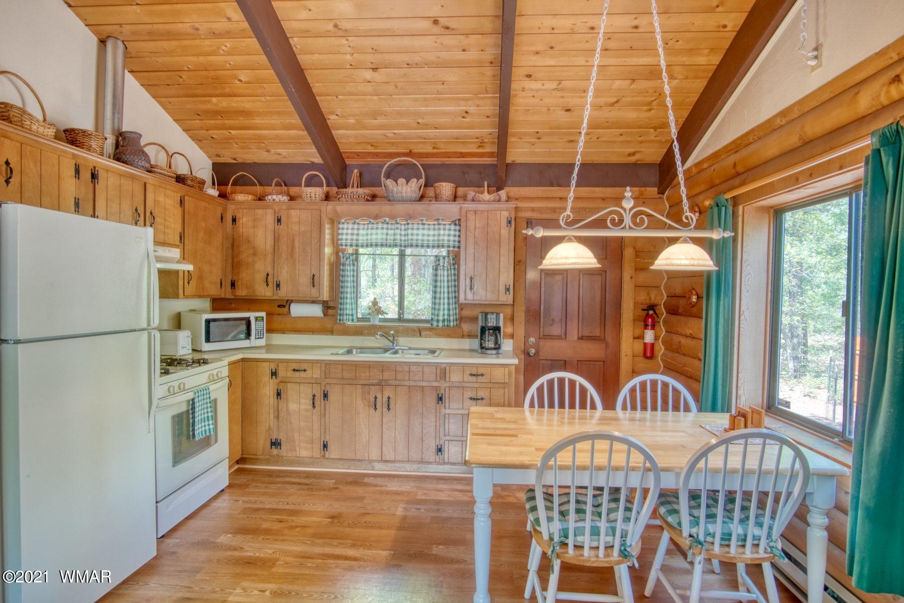 1877 East Rim Road Pinetop, AZ 85935 - Photo 9 of 16 Gallery Image 9
