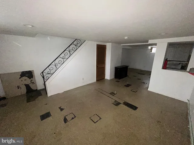 a view of utility room