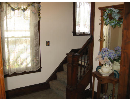 579 White Street Springfield, MA 01108 - Photo 3 of 12 Gallery Image 3