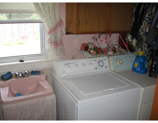 579 White Street Springfield, MA 01108 - Photo 8 of 12 Gallery Image 8
