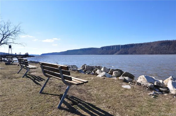 $3,850 | 1 South Astor Street, Unit 302, Irvington, NY 10533