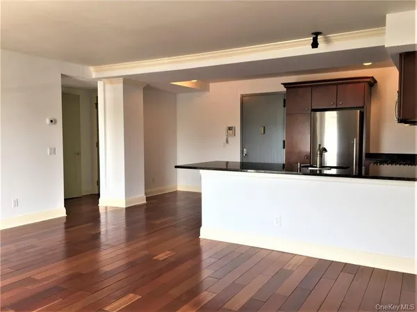 $3,850 | 1 South Astor Street, Unit 302, Irvington, NY 10533