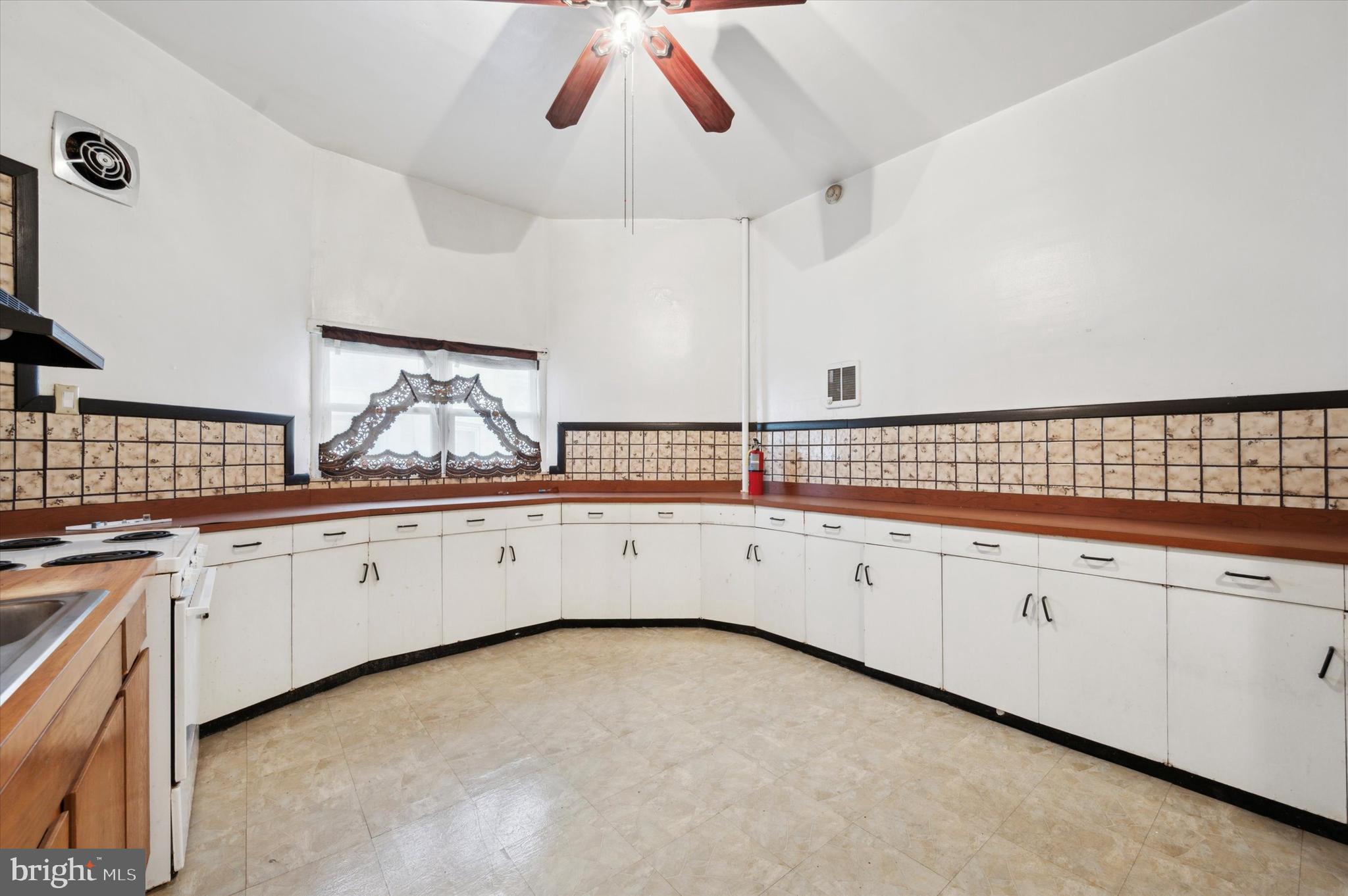 874 Wynnewood Road Philadelphia, PA 19151 - Photo 8 of 23 Gallery Image 8