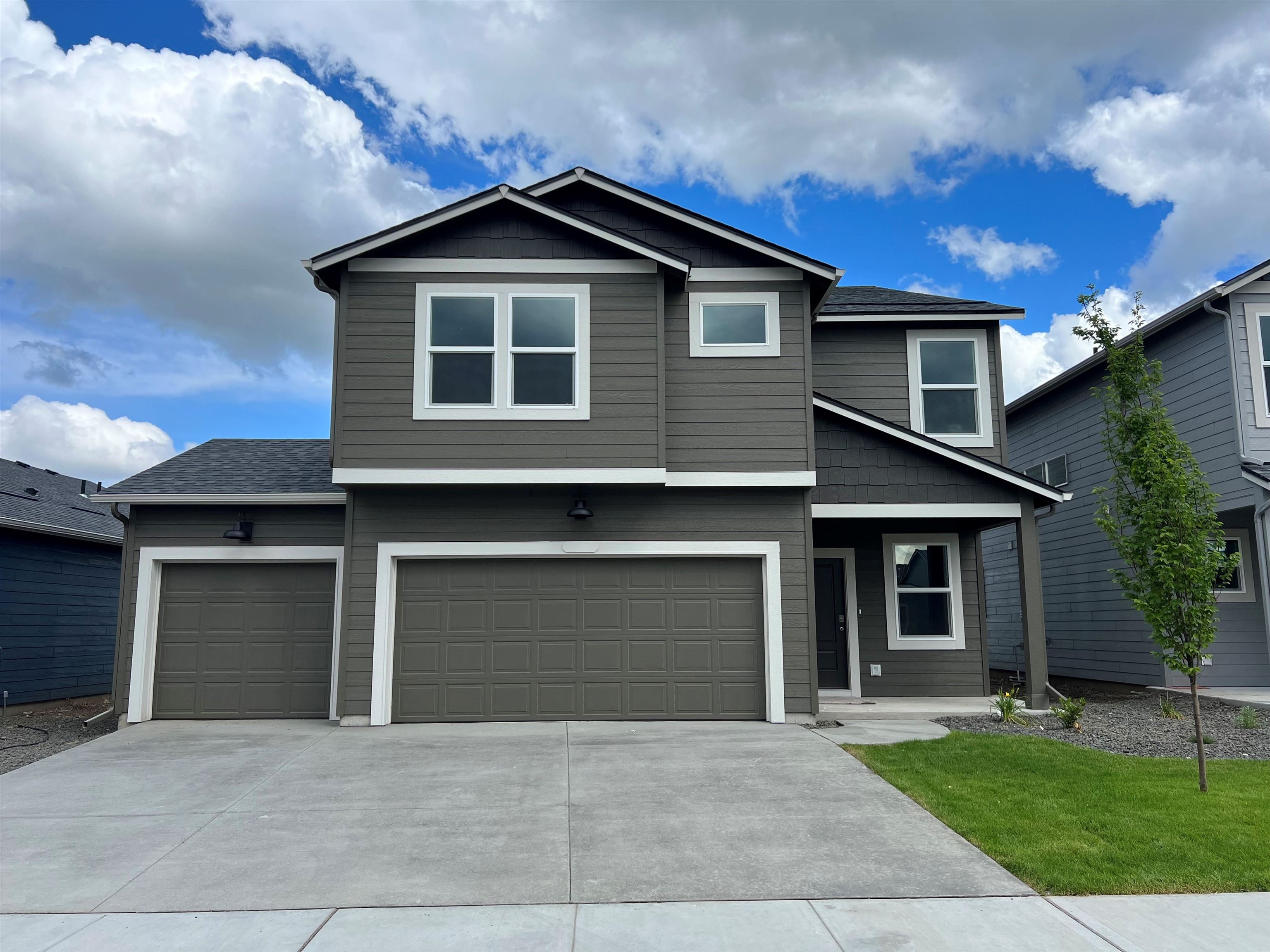 3561 South Clinton Road Spokane Valley, WA 99206 - Photo 1 of 26 Gallery Image 1