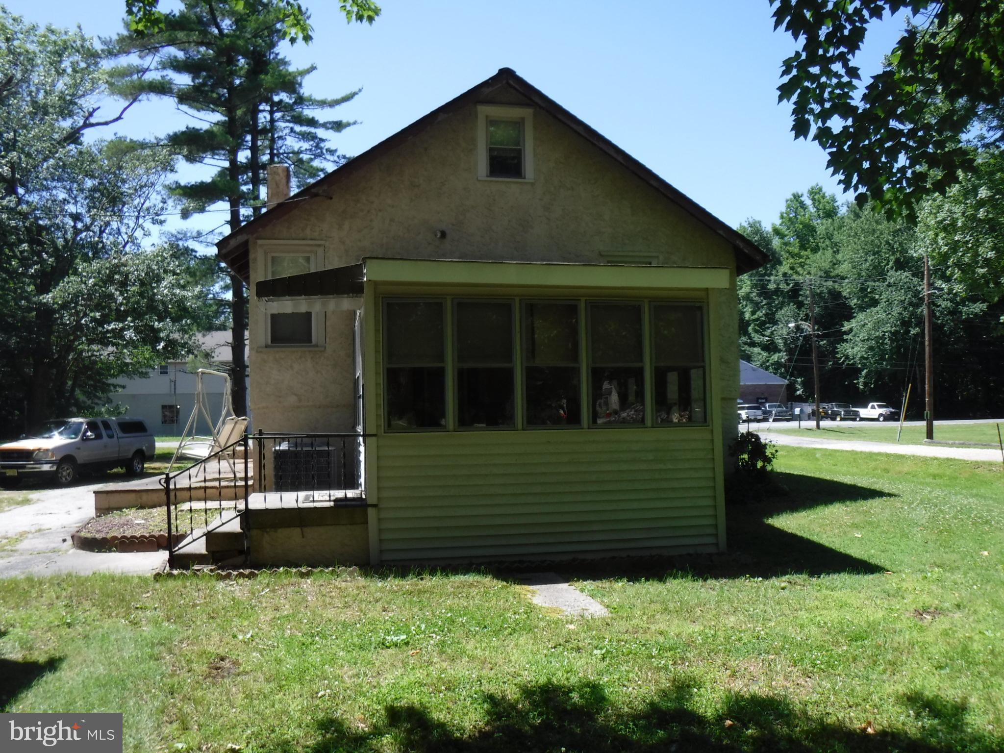 62 North Hook Road Pennsville, NJ 08070 - Photo 3 of 12