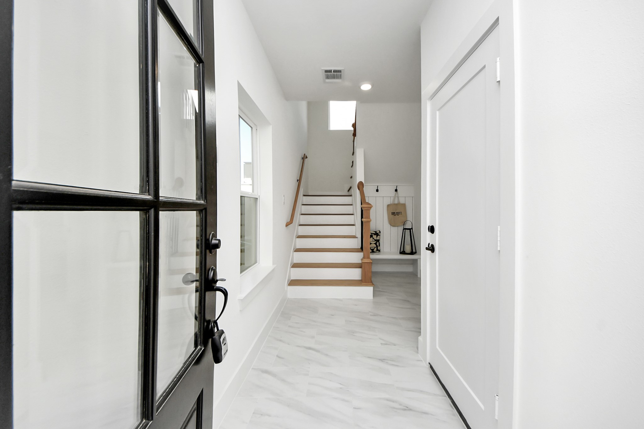 719 Marcella Street, Unit A Houston, TX 77091 - Photo 4 of 27