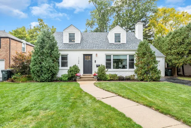 $875,000 | 1154 Vernon Drive, Glenview, IL 60025