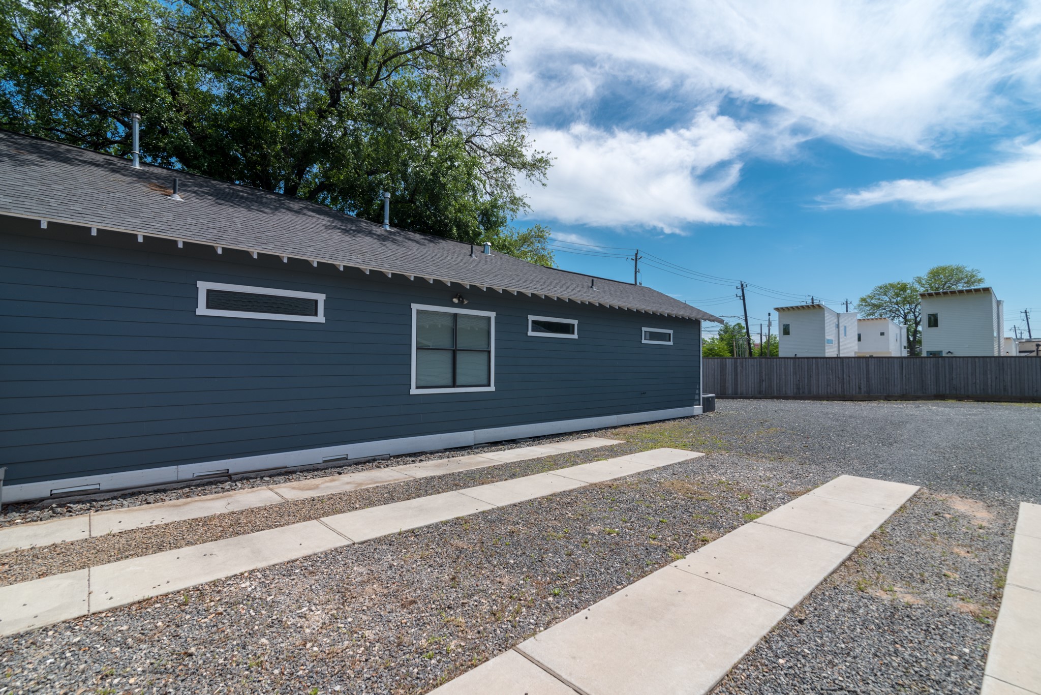 4734 Bell Street Houston, TX 77023 - Photo 27 of 42 a backyard of a house