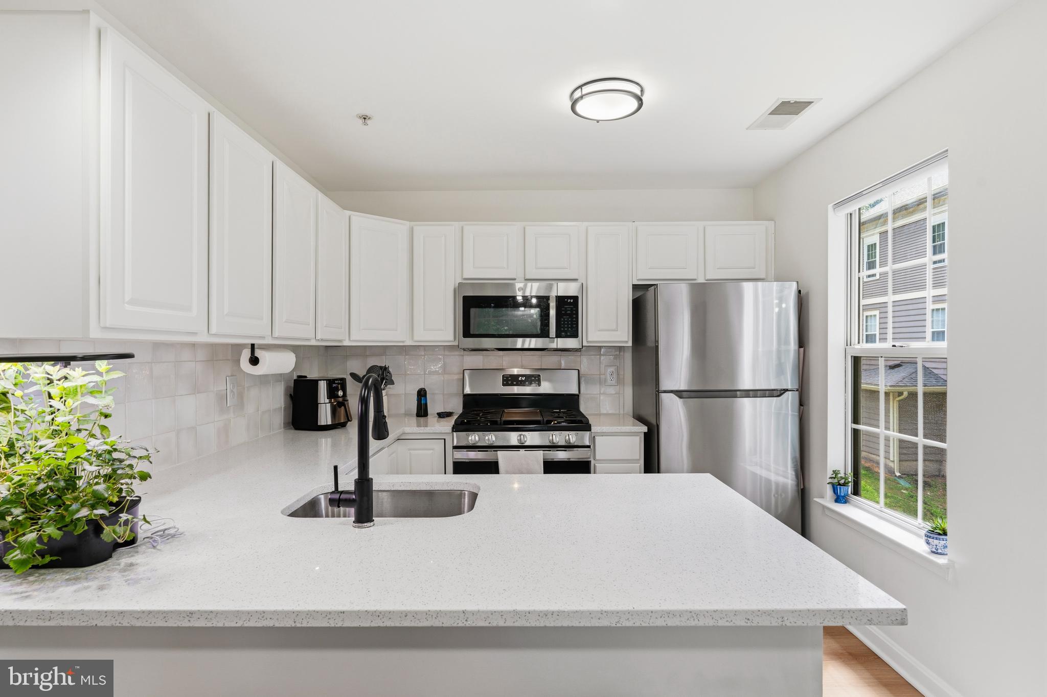 111 Timberbrook Lane, Unit 202 Gaithersburg, MD 20878 - Photo 17 of 31