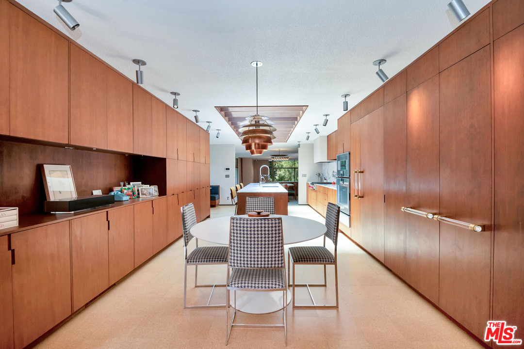 9557 Lime Orchard Road Beverly Hills, CA 90210 - Photo 11 of 48