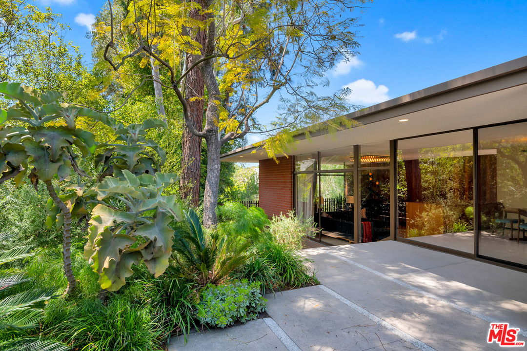 9557 Lime Orchard Road Beverly Hills, CA 90210 - Photo 21 of 48