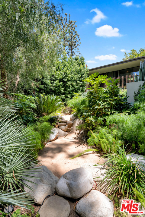 9557 Lime Orchard Road Beverly Hills, CA 90210 - Photo 26 of 48