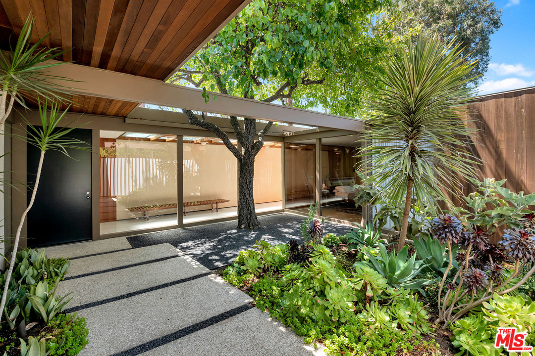 9557 Lime Orchard Road Beverly Hills, CA 90210 - Photo 4 of 48