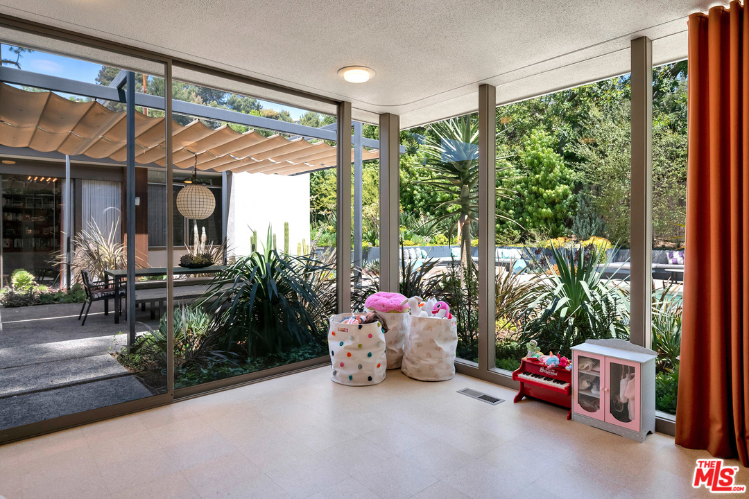 9557 Lime Orchard Road Beverly Hills, CA 90210 - Photo 39 of 48