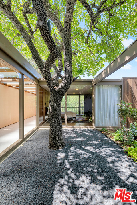 9557 Lime Orchard Road Beverly Hills, CA 90210 - Photo 5 of 48