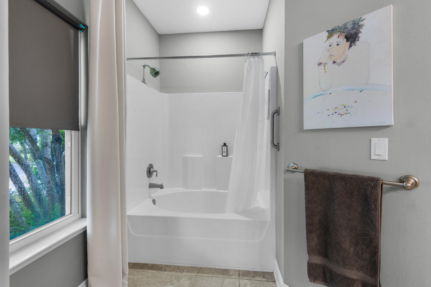 43 Hollyn Court Freeport, FL 32439 - Photo 26 of 35 a bathroom with a bathtub and a shower