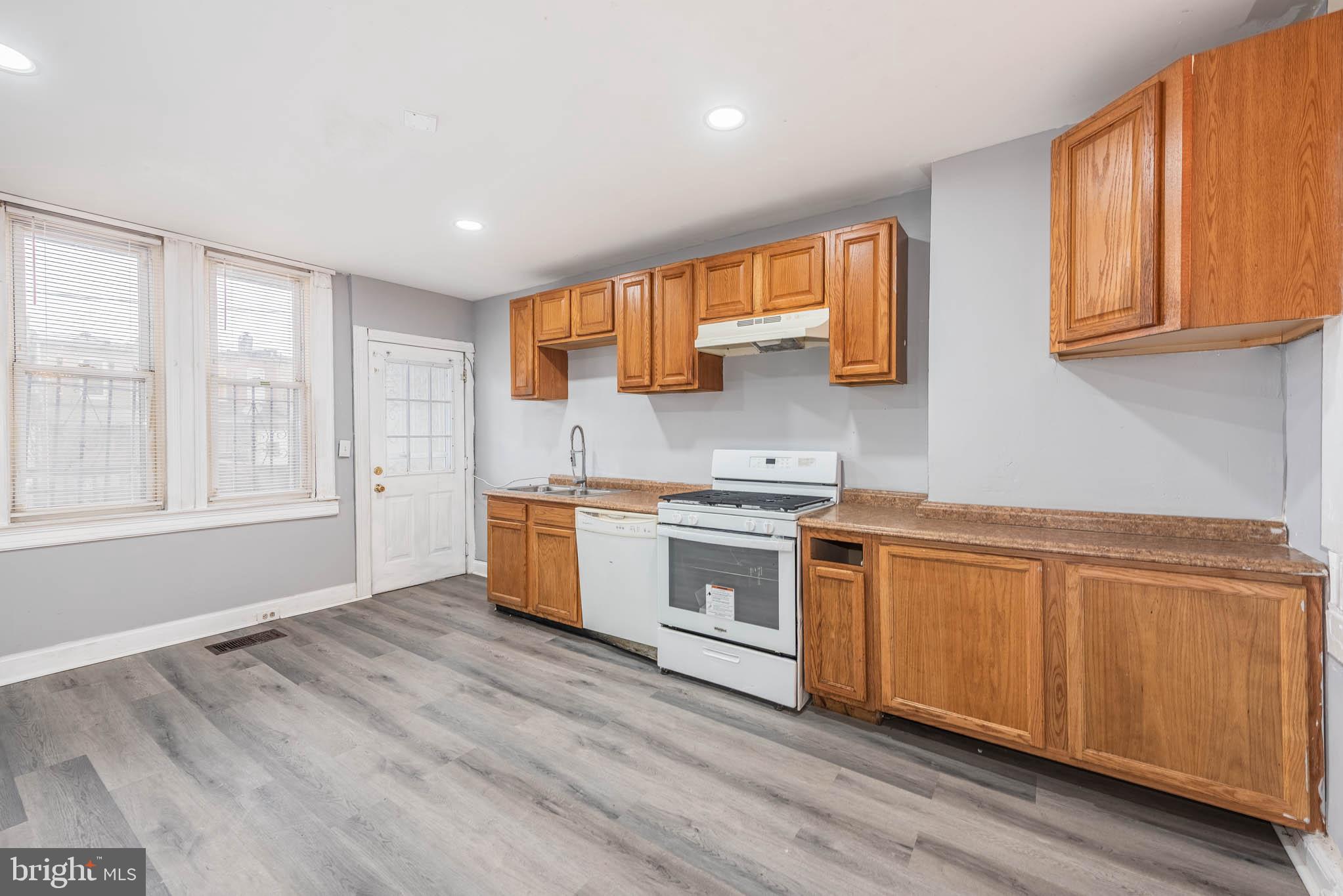 2016 Penrose Avenue Baltimore, MD 21223 - Photo 6 of 26