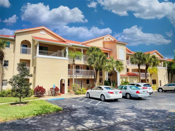 $4,000 | 448 Bouchelle Drive, Unit 305, New Smyrna Beach, FL 32169