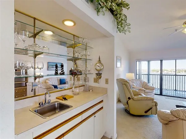 $4,000 | 448 Bouchelle Drive, Unit 305, New Smyrna Beach, FL 32169