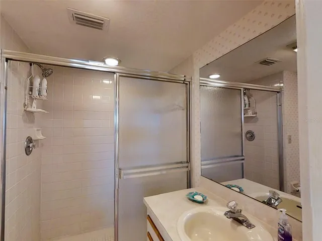 $4,000 | 448 Bouchelle Drive, Unit 305, New Smyrna Beach, FL 32169