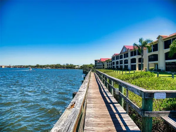 $4,000 | 448 Bouchelle Drive, Unit 305, New Smyrna Beach, FL 32169