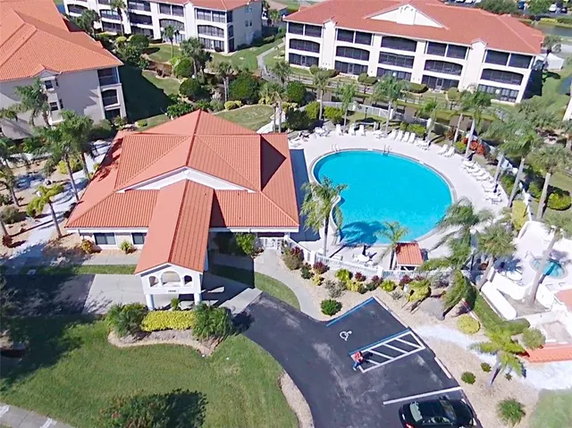 $4,000 | 448 Bouchelle Drive, Unit 305, New Smyrna Beach, FL 32169