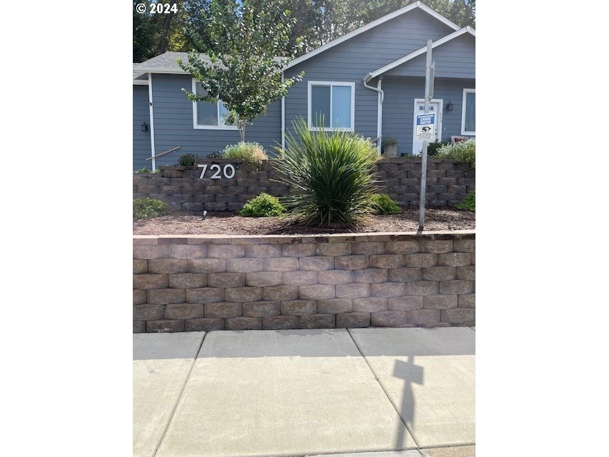 720 Southside Road Sutherlin, OR 97479 - Photo 2 of 24 Gallery Image 2