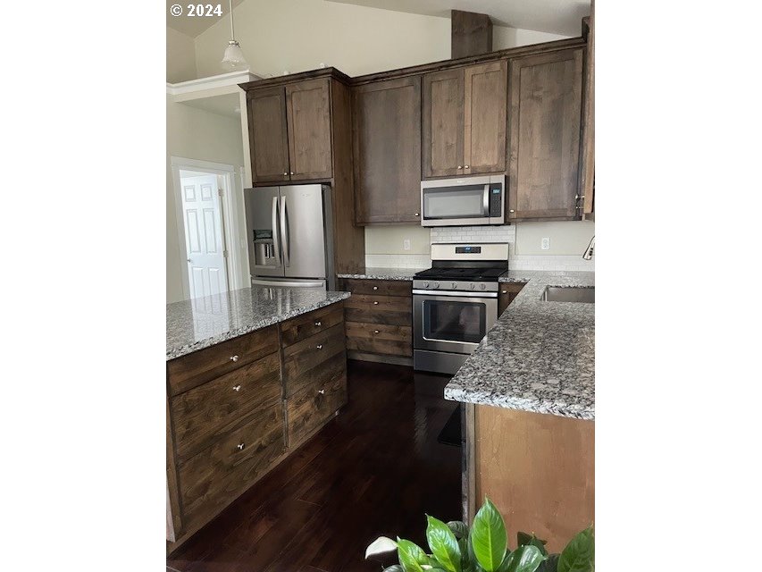 720 Southside Road Sutherlin, OR 97479 - Photo 3 of 24 Gallery Image 3