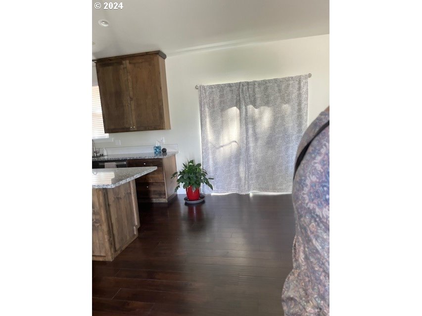 720 Southside Road Sutherlin, OR 97479 - Photo 5 of 24 Gallery Image 5