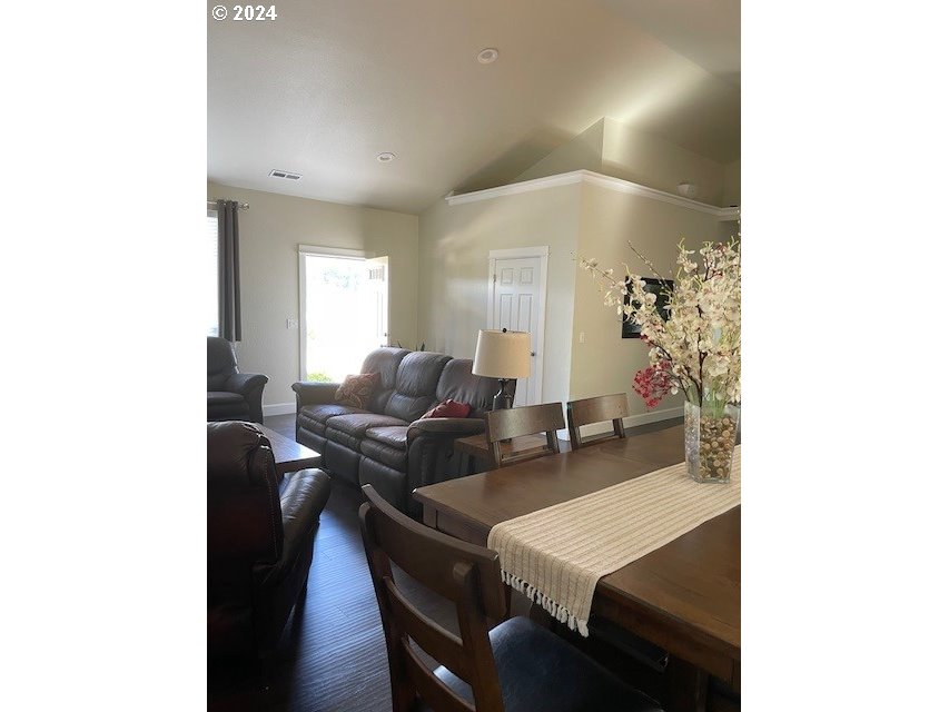 720 Southside Road Sutherlin, OR 97479 - Photo 7 of 24 Gallery Image 7