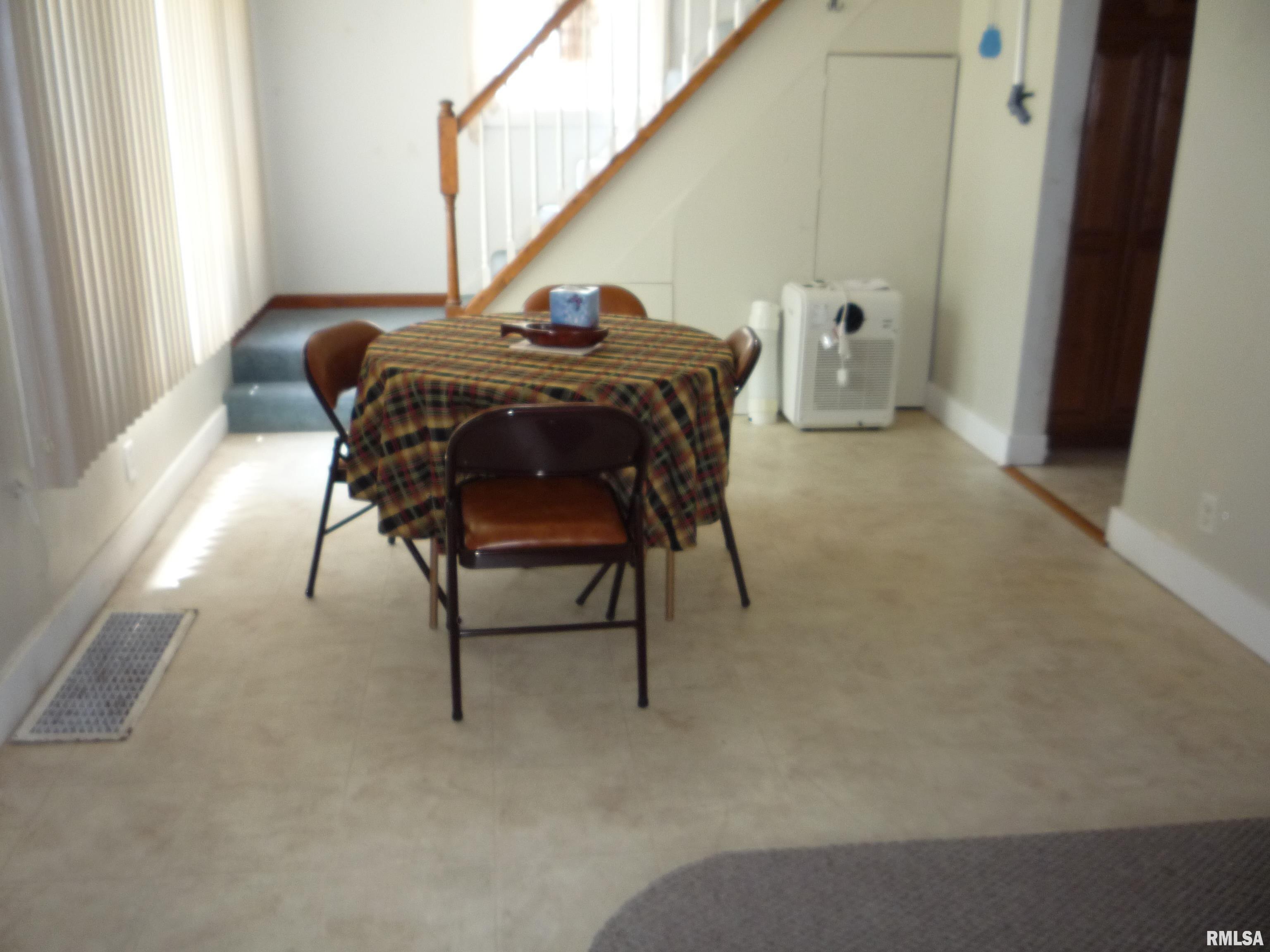 2651 South 7th Street Springfield, IL 62703 - Photo 3 of 14