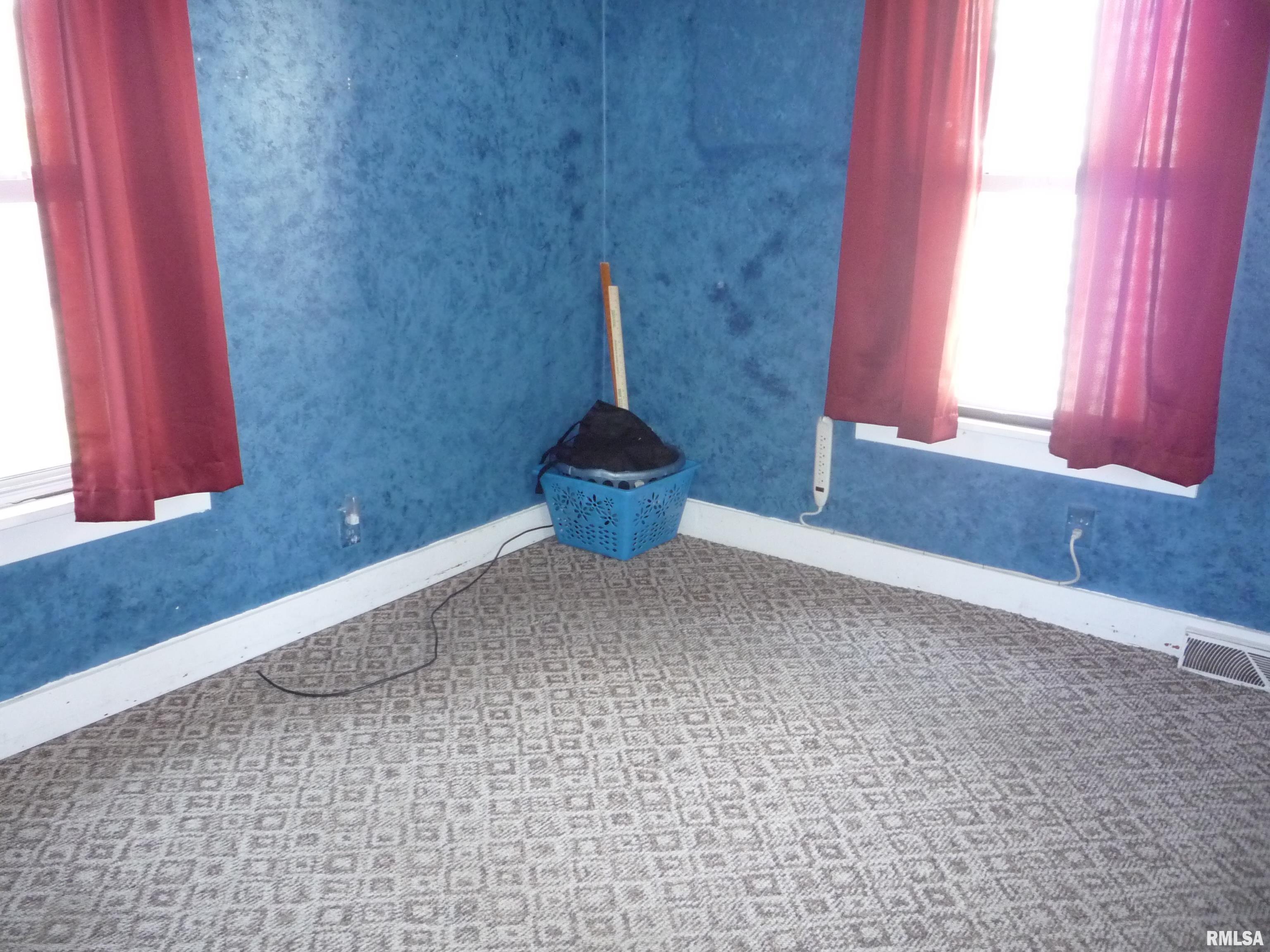 2651 South 7th Street Springfield, IL 62703 - Photo 4 of 14