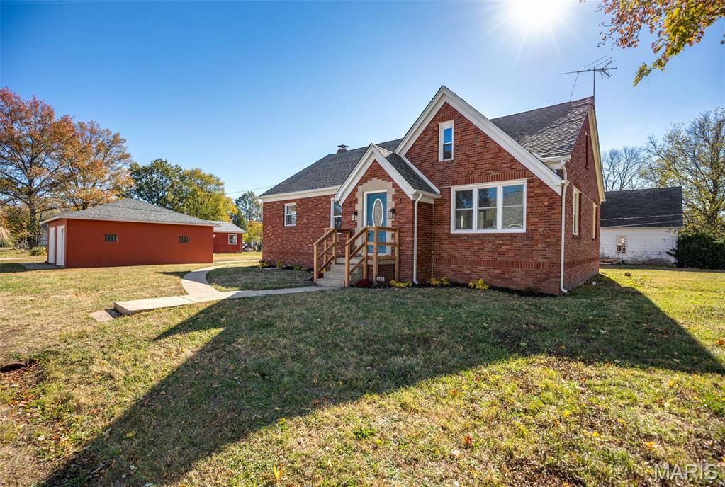 563 Sarah Street Livingston, IL 62058 - Photo 3 of 35