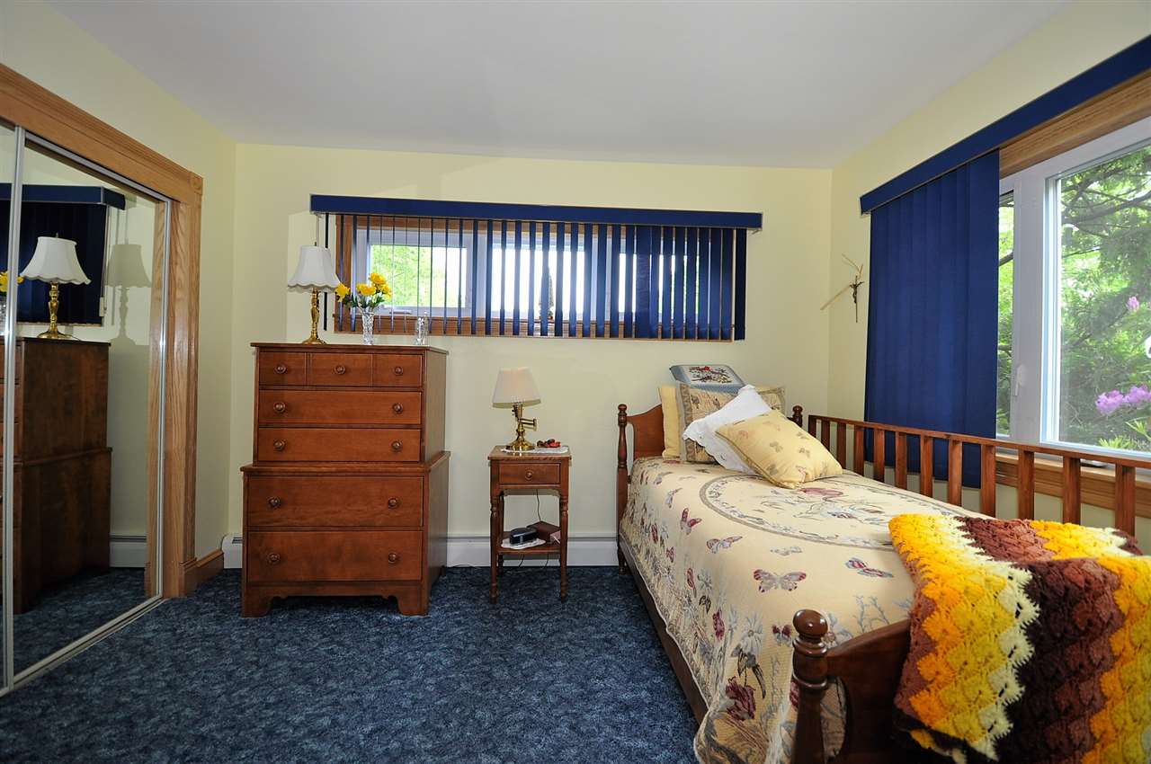 163 Applecrest Road Manchester, NH 03104 - Photo 12 of 20